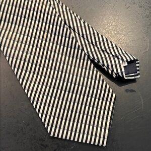 ROMARIO MANZINI Classic Black and White Striped Tie